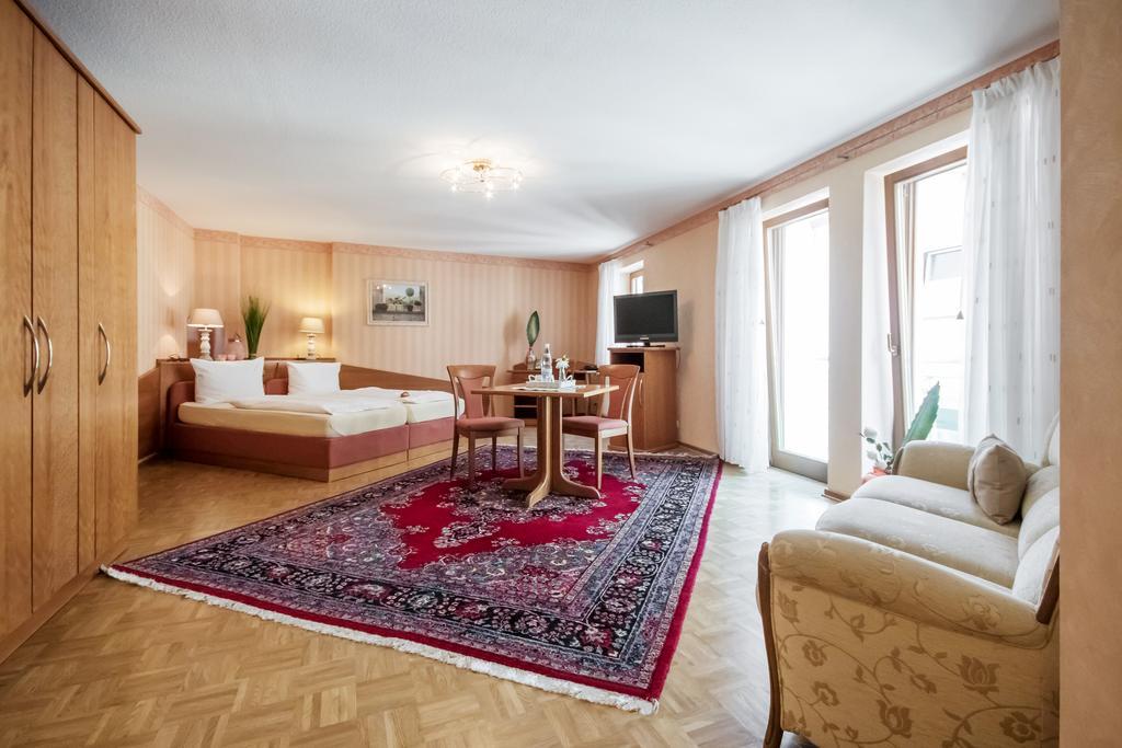 Hotel Zum grünen Kranz Zell Exterior foto